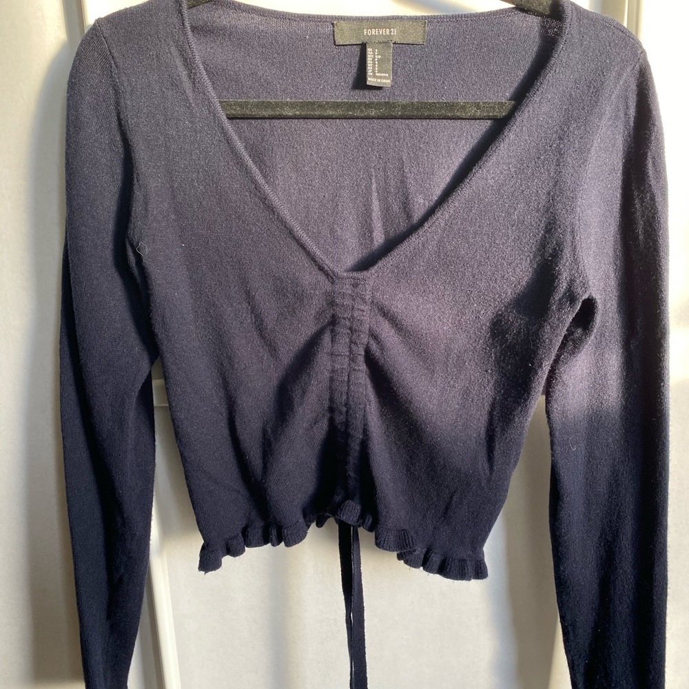 Ruched bottom  drawstring crop top - Picture 2 of 4